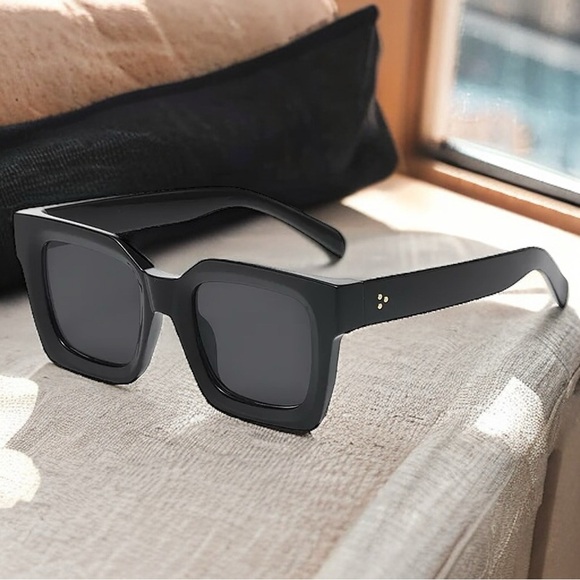 NEW Black Chunky Square Frame 3 Gold Rivet Vintage Designer Style Sunglasses - Picture 3 of 16